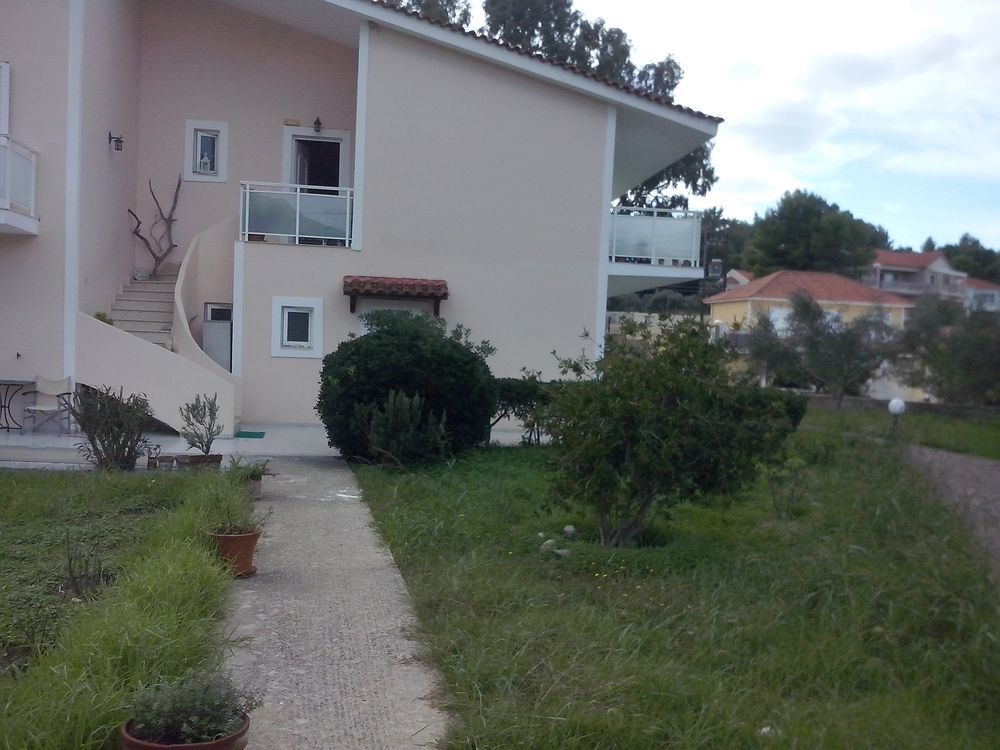לאסי Aloni Studios & Apartments מראה חיצוני תמונה