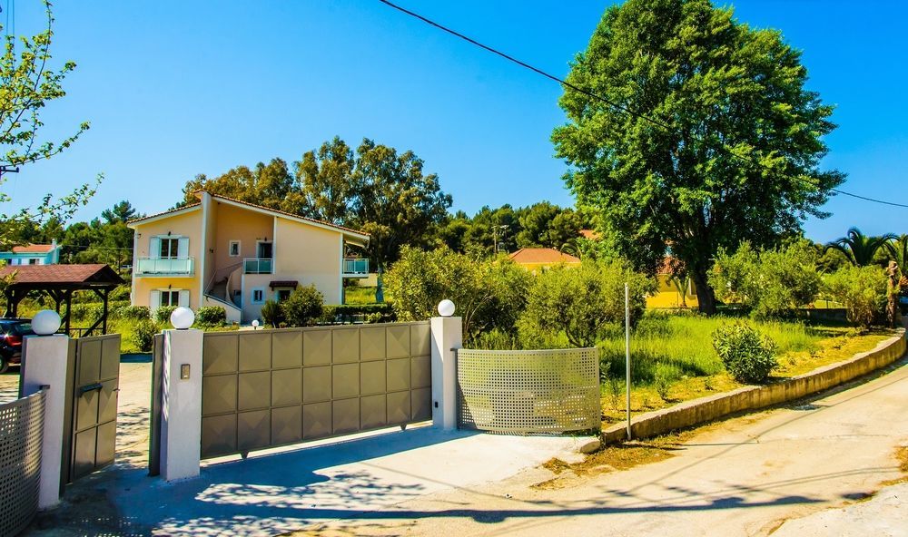 לאסי Aloni Studios & Apartments מראה חיצוני תמונה